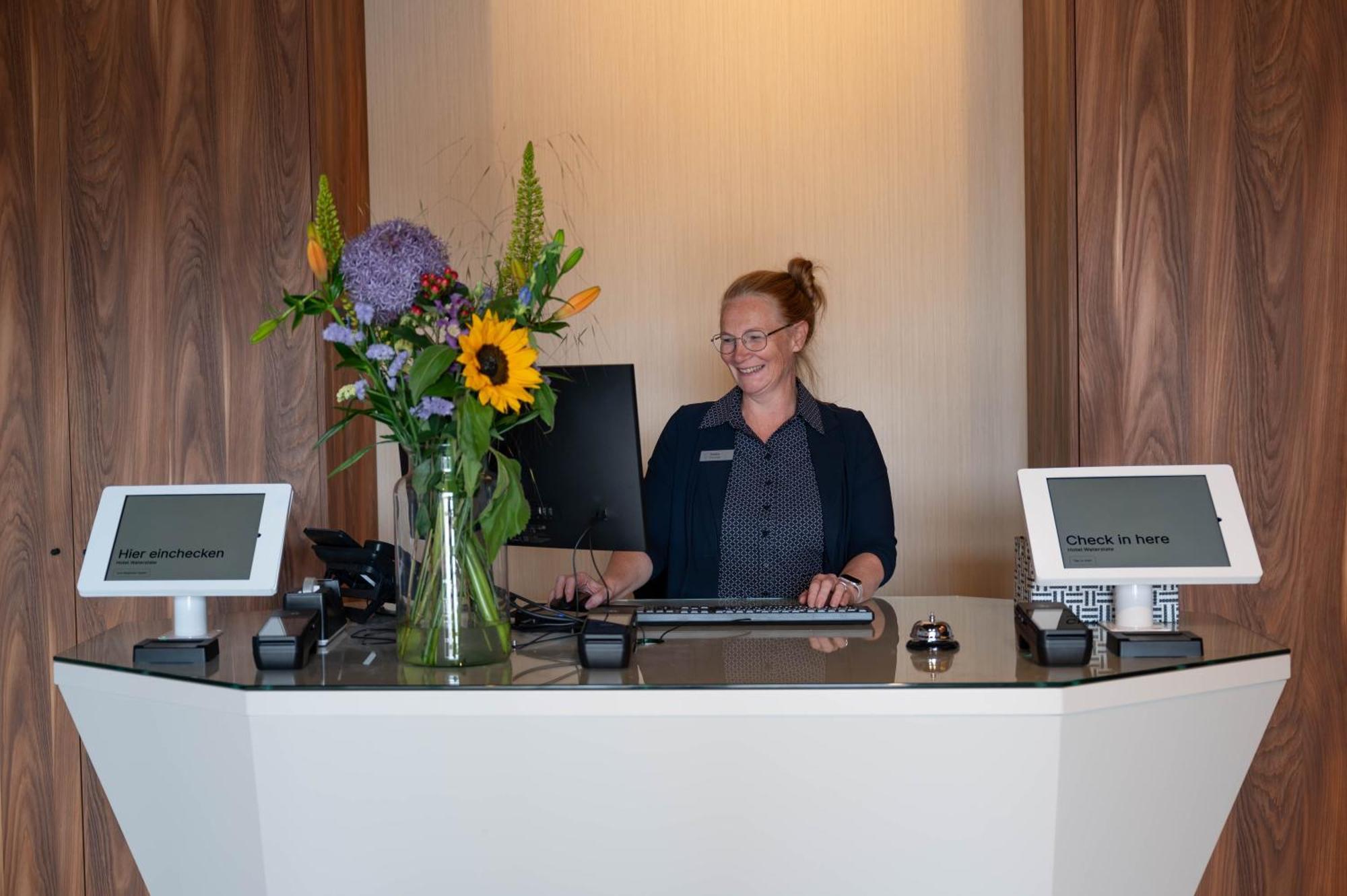חוס Hotel Waterstate מראה חיצוני תמונה