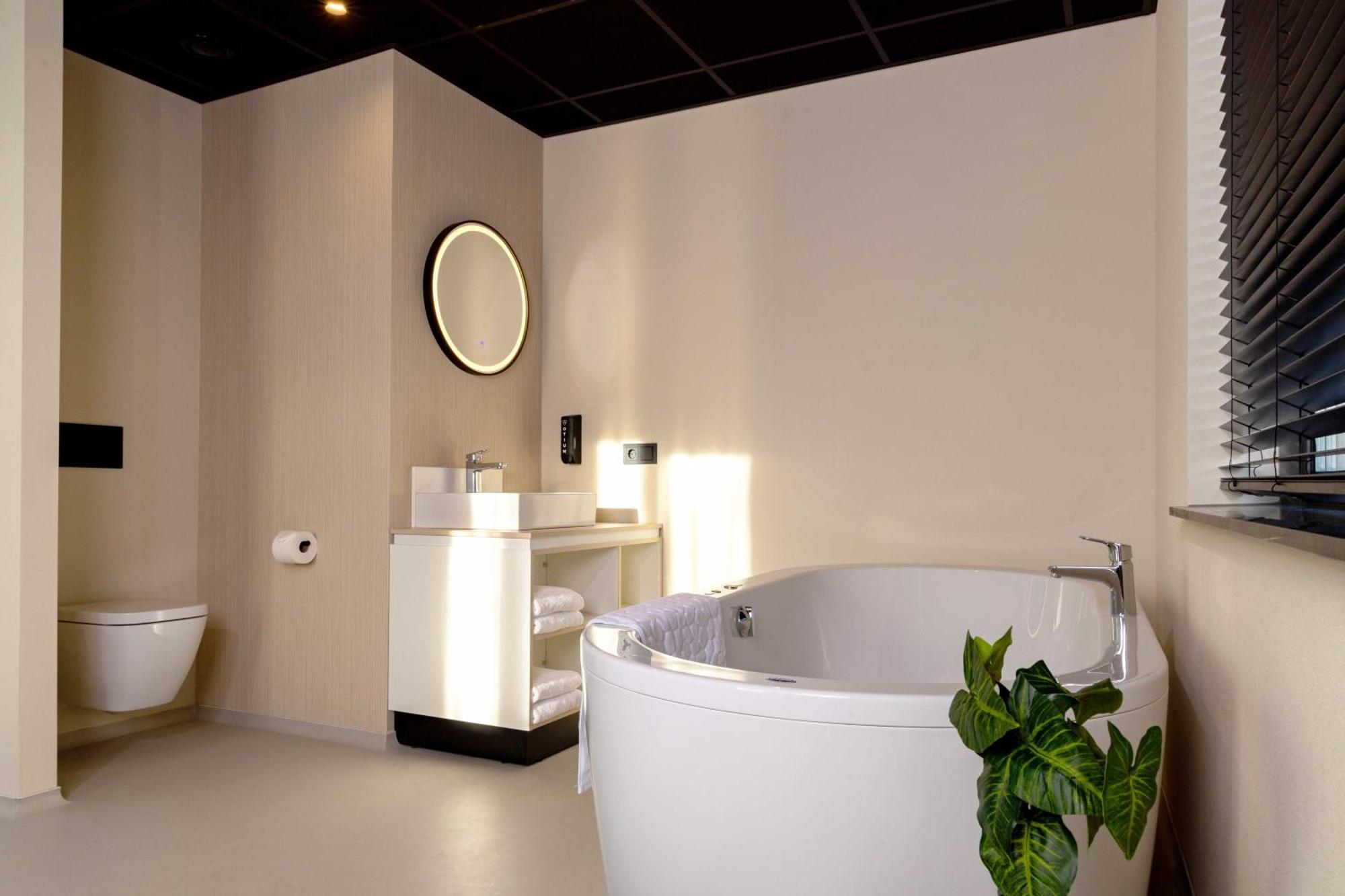 חוס Hotel Waterstate מראה חיצוני תמונה